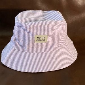 UO Seersucker Pocket Bucket Hat